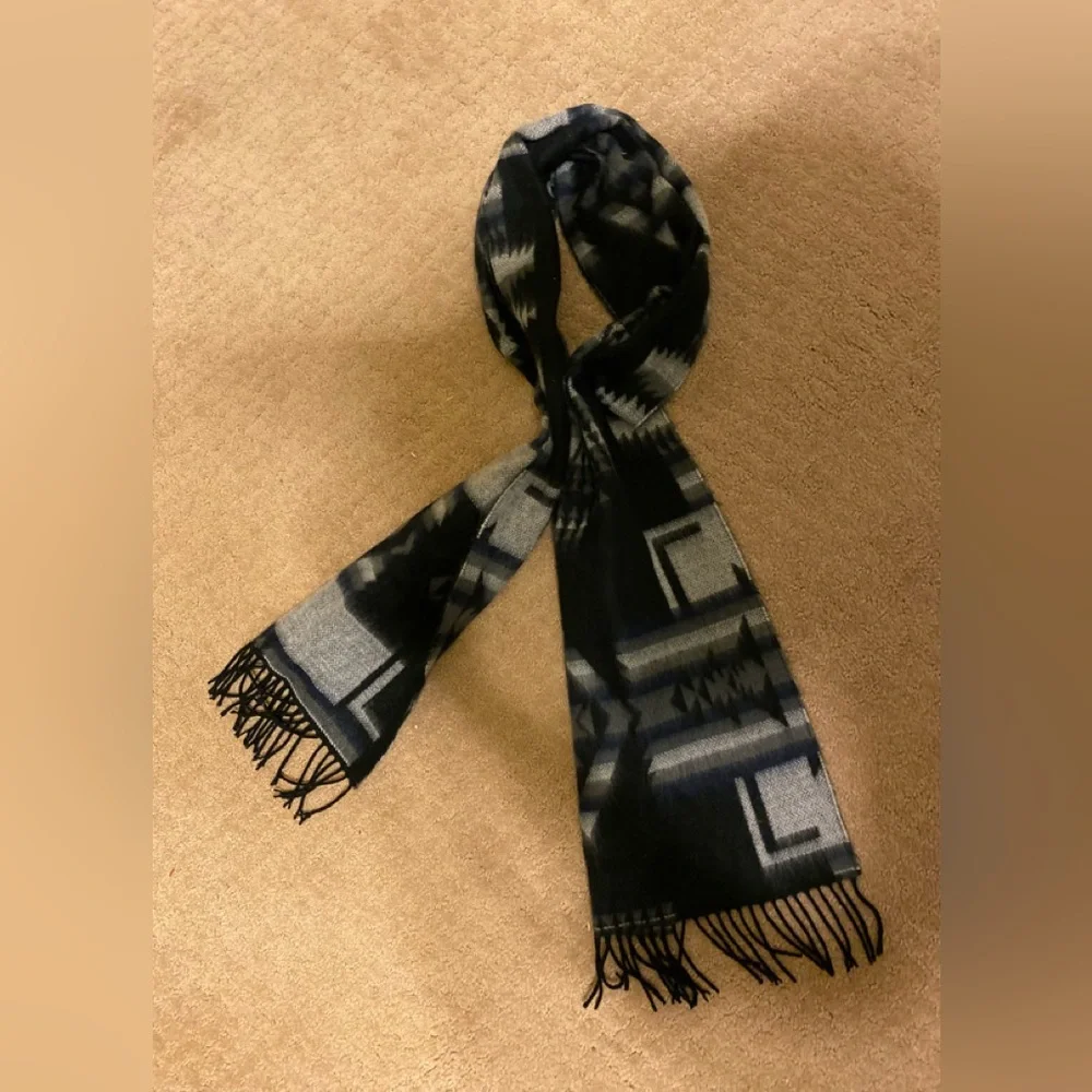 NWOT D & Y - Mens (softer than cashmere) black/gray/blue long scarf, Size: 64x12